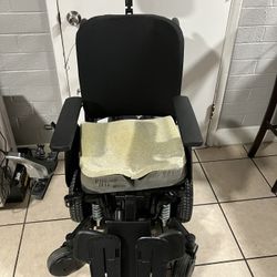 Make Me A Reasonable Offer For A. Quantum J4E ⚡️ Scooter, Located Near 59th Ave In Camelback 