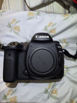 Canon EOS 5D Mark IV DSLR Body only (30.4MP)