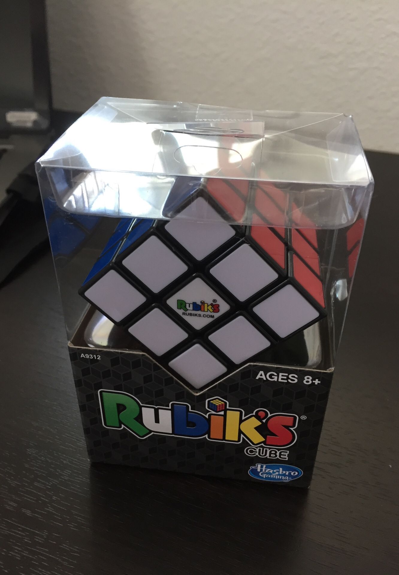 Rubik’s cube 3x3 puzzle game