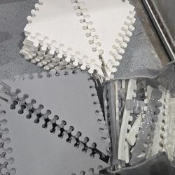 White And Grey Puzzle Block Flooring 