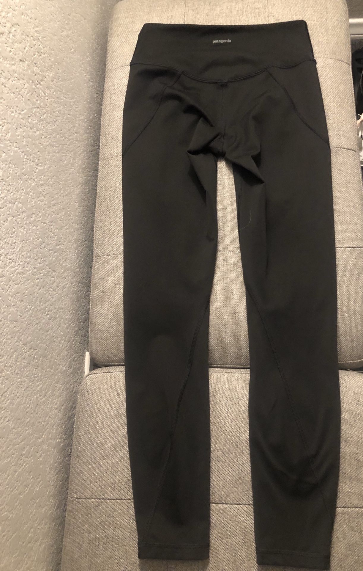 Patagonia tights in black in xs