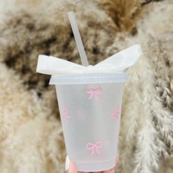 Bow Plastic Cups