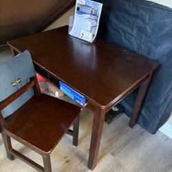 Kids Desk And Chair 