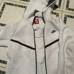 Nike Tech