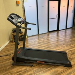 Treadmill- Brand Weslo Cadence G 5.9 🏃‍♂️
