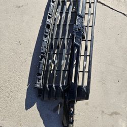 Chevy Silverado 2500 Grille Oem