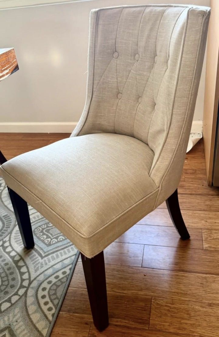 Set of 6 Comfortable Structube Lida Dining Chairs (set of 6-150$)