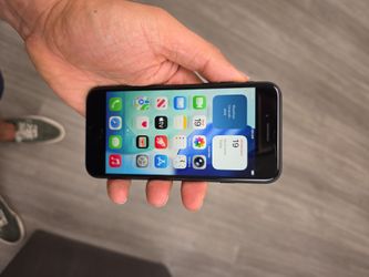 Iphone se 2022...(3er gen) 64gb. Unlock