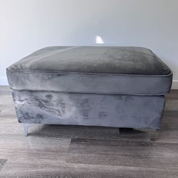 Modern Comfort: Sleek Rectangle Ottoman