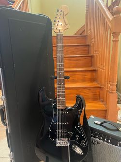 Squier Affinity Stratocaster (Mint) w/ Hardshell Case, Fender Amp