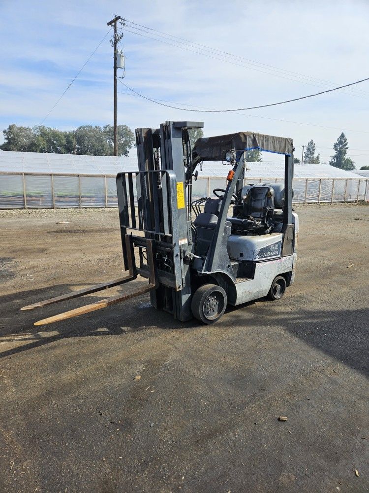 Nissan 35 Forklift