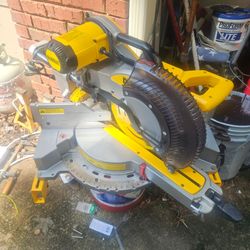 12in dewalt compound miter saw with stand