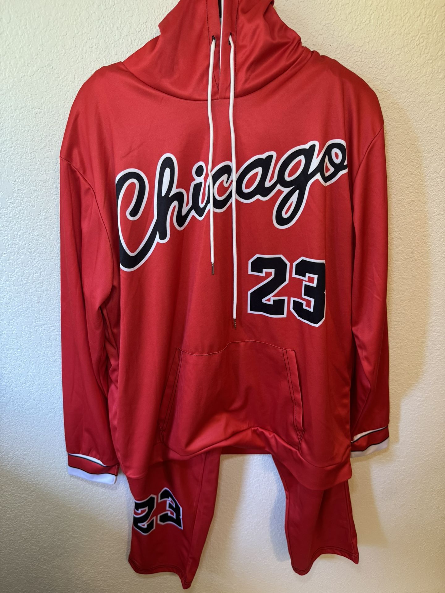 Men’s Chicago Red Polyester Sweat Suit 2 Piece Set Size XL