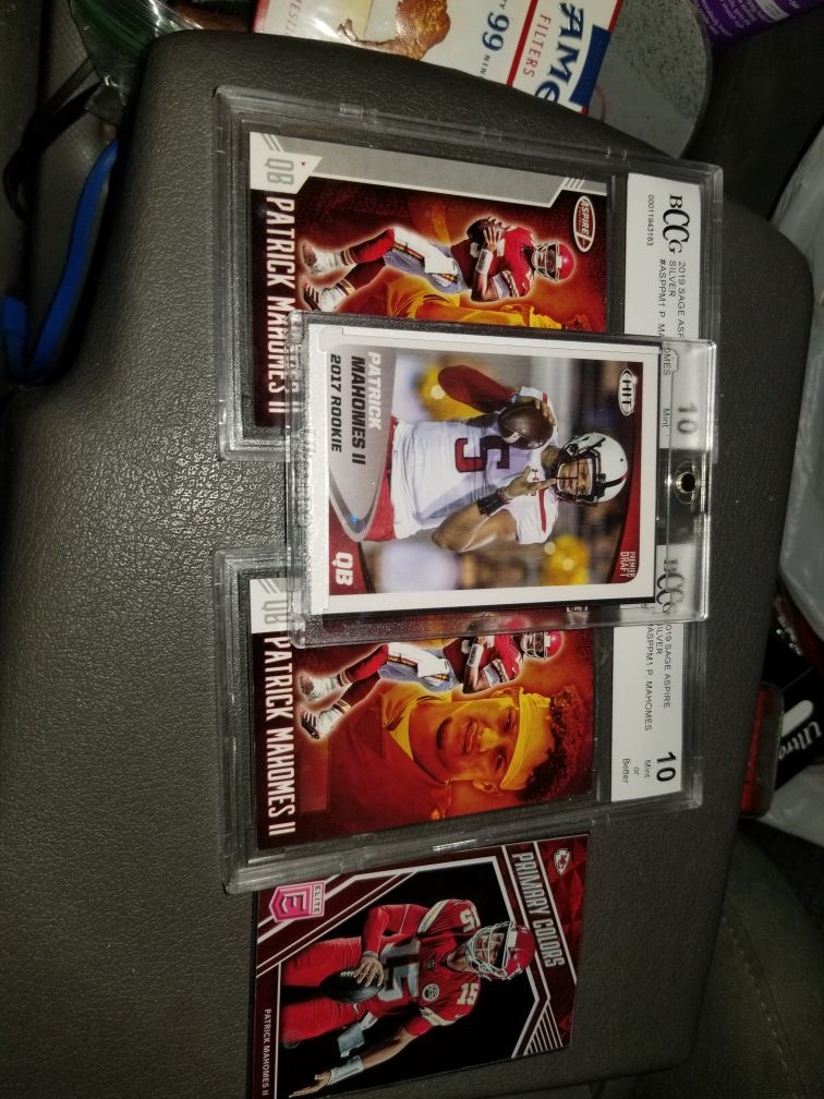 Patrick mahomes II 2 GRaded 10s and true rookie mint 10