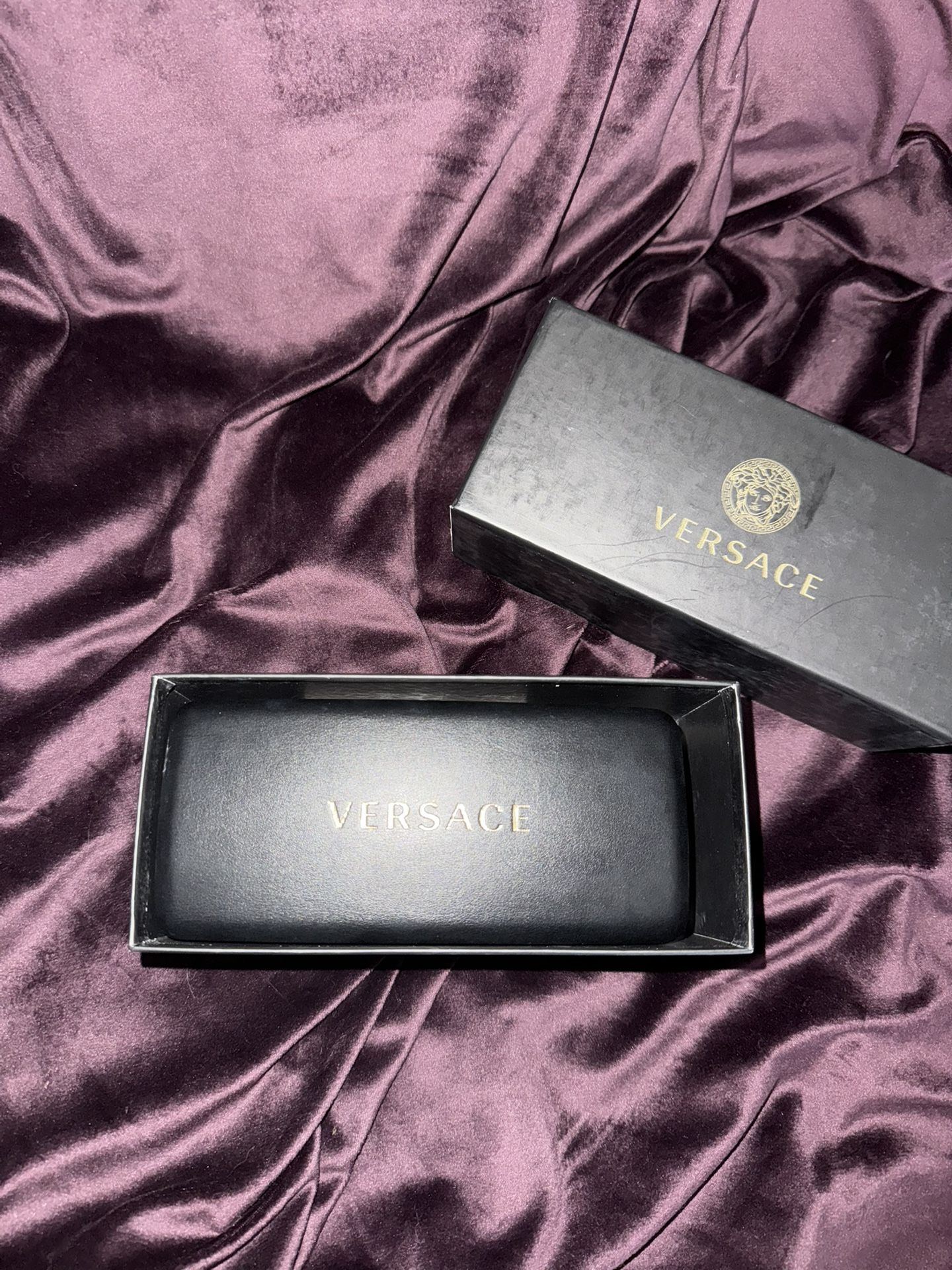 Versace Sunglasses with Box and papers - sousagradosoufeliz.com