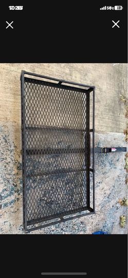 Cargo carrier