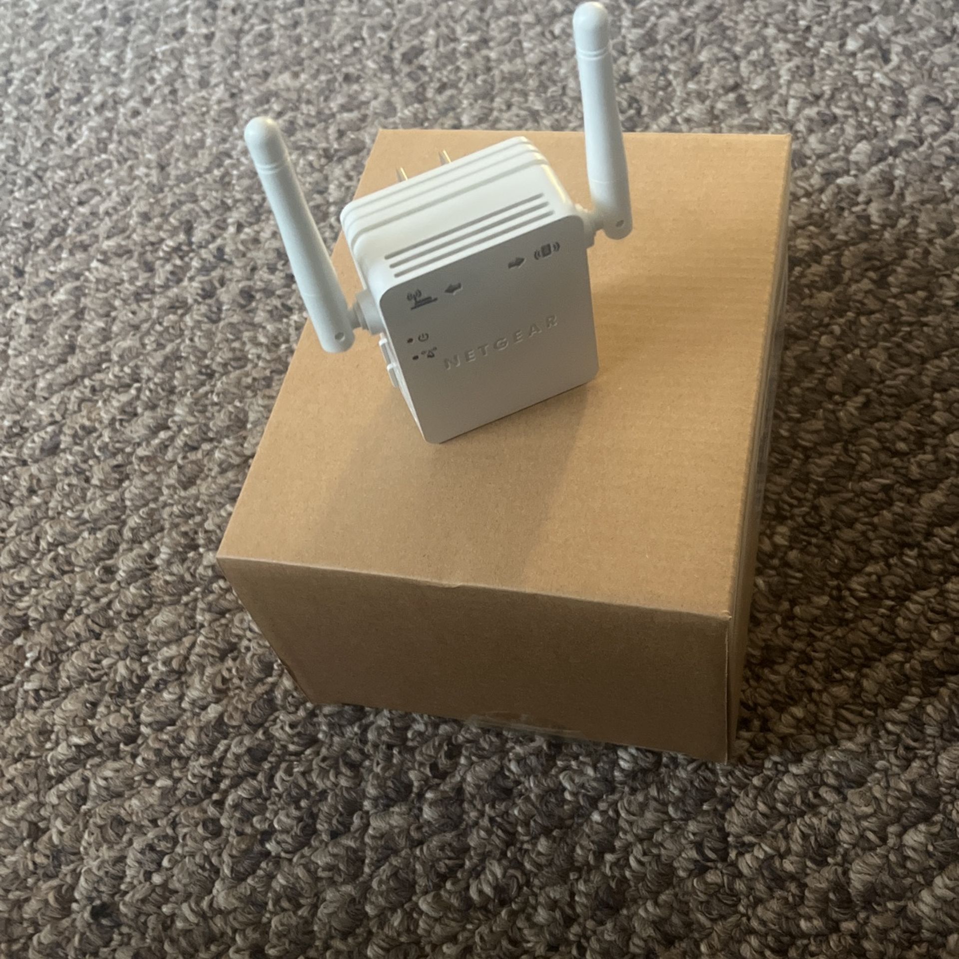 2 NetGear WiFi Range Extenders