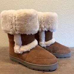 Women’s Boots Size 8