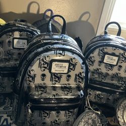 Lounge Fly Knotts Scary Farm Bags