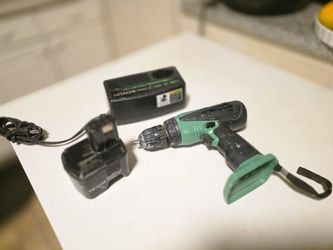Hitachi 18v Cordless Driver Drill W/ Batt & Chgr $15 O B O
