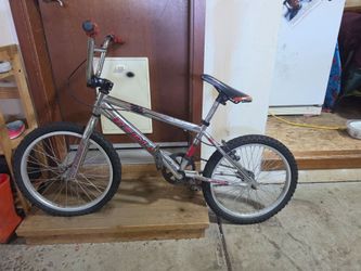 Redline 20" BMX Vintage ( Needs work )