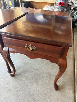 2 End Tables