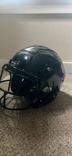 Schutt F7 LX1 helmet