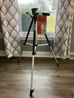 Pro Deluxe Tripod