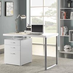 **SALE** Desk With Metal Legs And Storage Drawers! WOW!