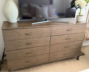 City Furniture Dresser- 8 Drawers