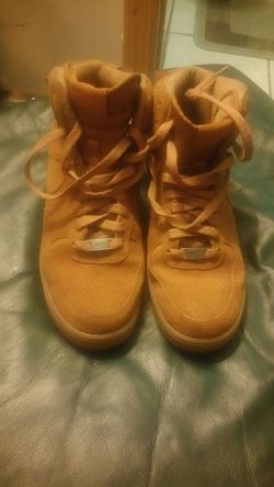 Suede Air F1 size 9