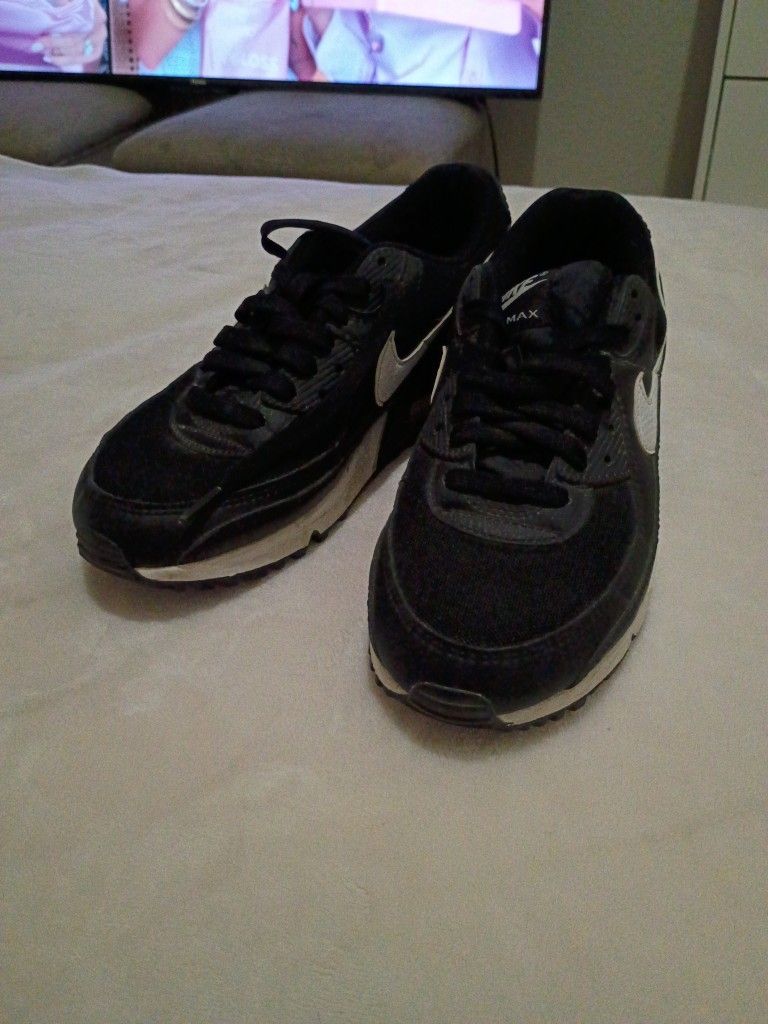 Nike Air Max Women 7.5