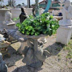 Concrete Swan Birdbath / Cement Stone Backyard Garden Outdoor Birdbath or Planter Pot