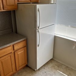 Frigidaire Refrigerator 