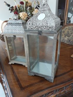 2 Large Beautiful Lantern Like New In Spring Hill