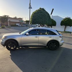 2005 Infiniti Fx35