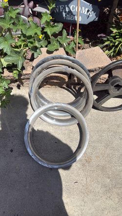 Chrome rim ring