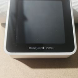 Honeywell Smart Thermostat 