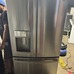 REFRIGERATOR 