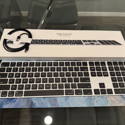 Magic Keyboard Apple - Never Used 