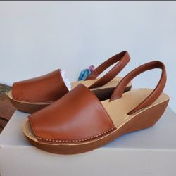 Shine Glass  Platform Sandal Sz 6.5