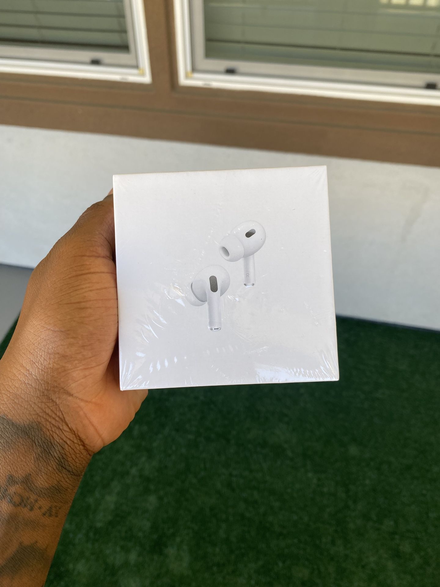 Apple Airpods pro 2nd generation MagSafe Wireless Charging Case USB-C