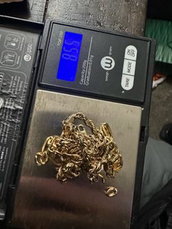 Broken scrap gold selling at melt price
