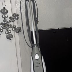 Steam mop with 2 washable pads