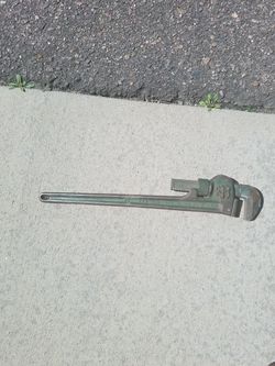 Heavy duty lug wrench