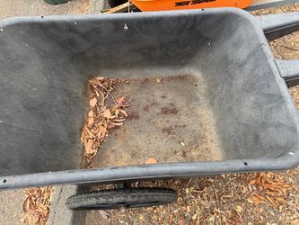 Rubbermaid wheelbarrow