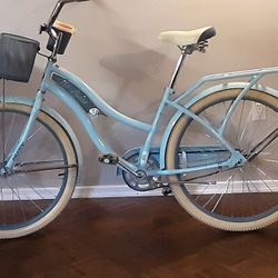 Beautiful  Blue Ladies  26 Crusier Bike ....EASY TO RIDE