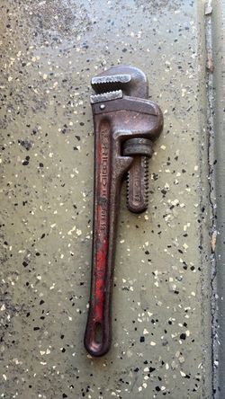Pipe wrench