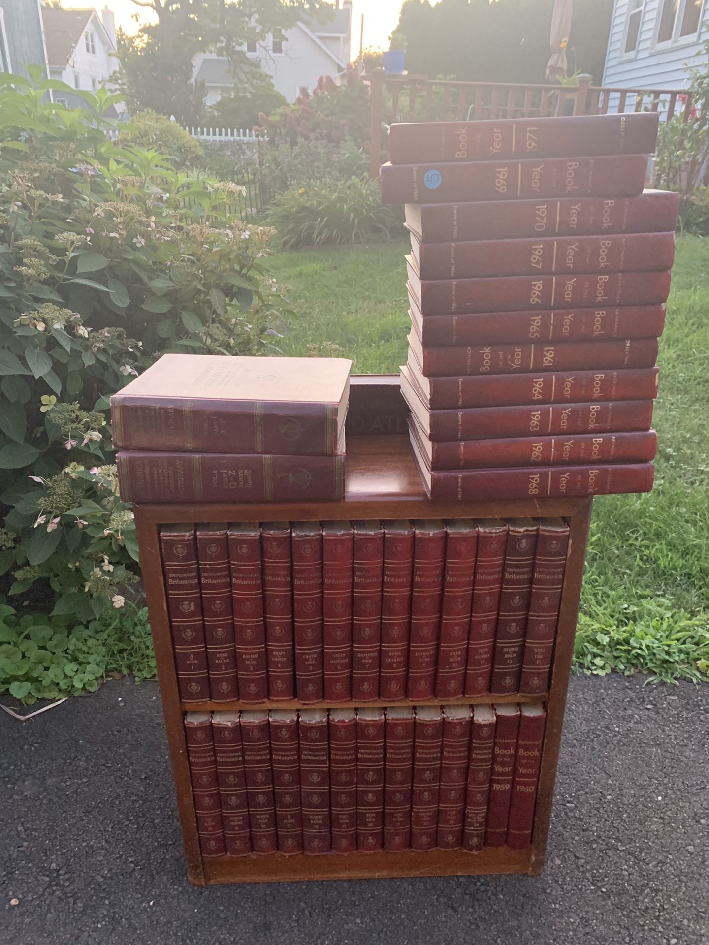 Antique 1958 Encyclopedia Britannica set