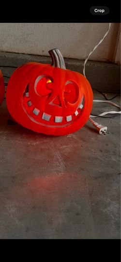 Silly Face Plastic Plug In Light Up Pumpkin